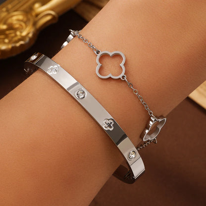 Elegant Clover Charm Bracelet Set